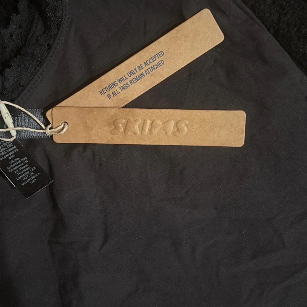 SKIMS Fits Everybody Lace Tank • NWT • Never Worn • XS • Onyx - Picture 3 of 5